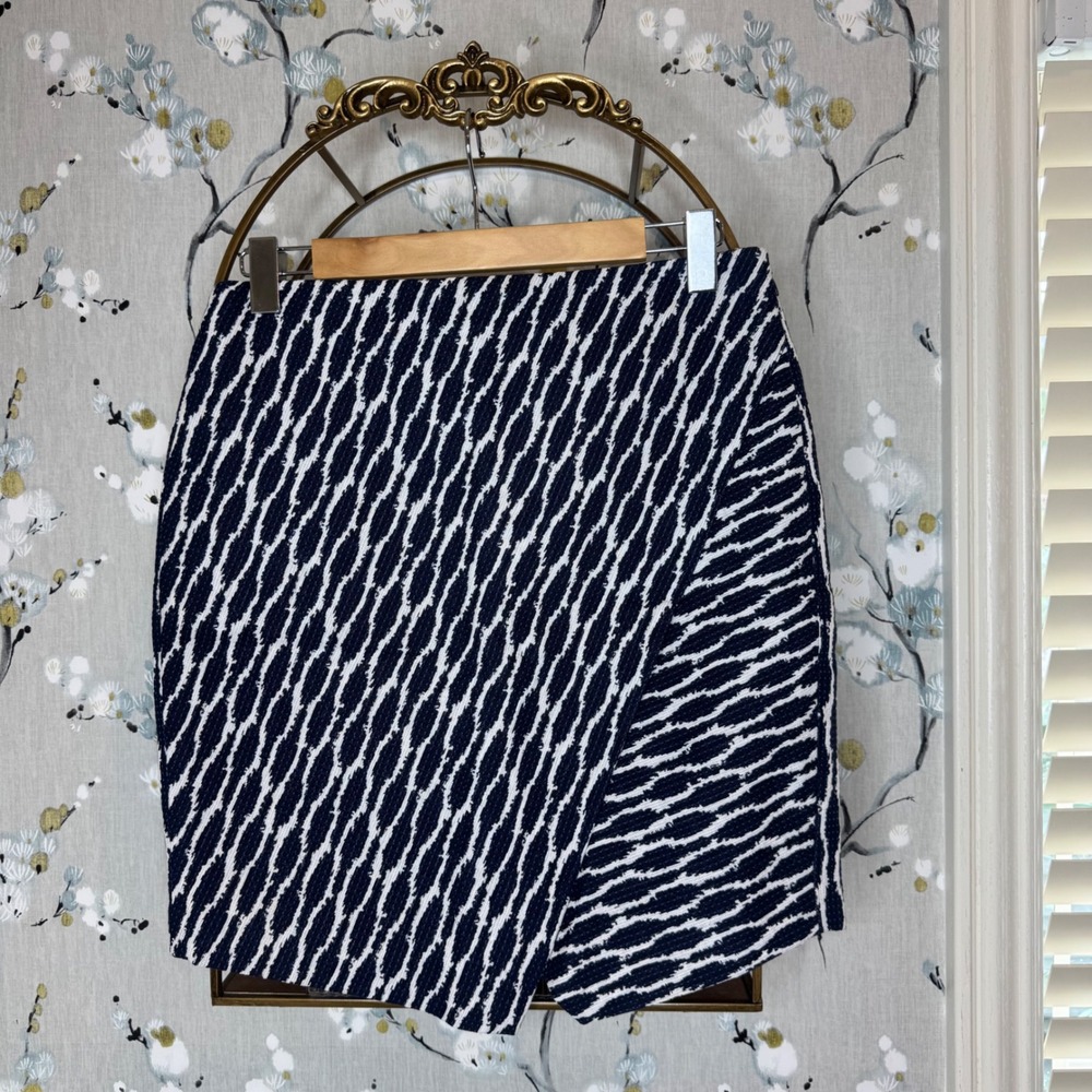 Ann Taylor LOFT Petites Navy White Ikat Textured Wrap Skort MP Petite Medium